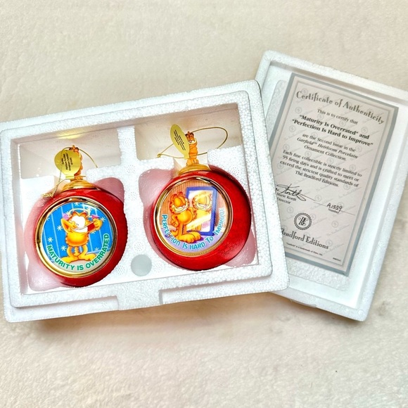 Vintage Bradford Exchange Garfield Heirloom Porcelain Ornament Collection A1559 - Picture 2 of 7